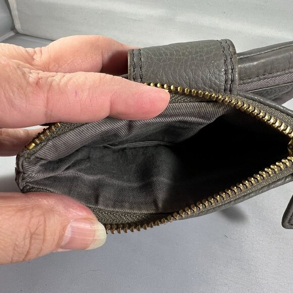 Fossil Gray Leather Wallet With Gold Accents & Multiple Card Slots - Picture 8 of 8